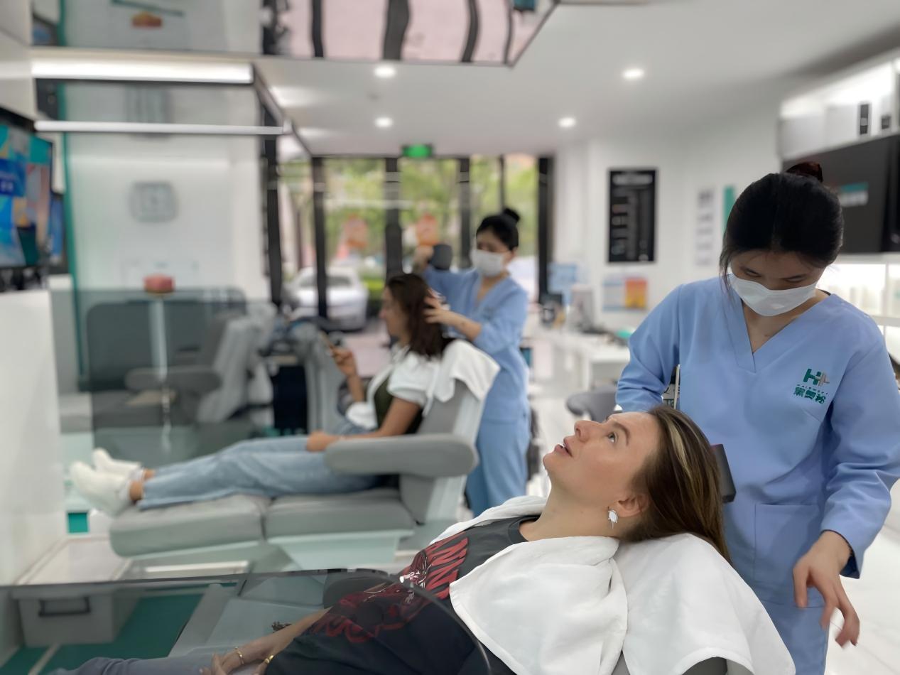 黑奥秘脱发白发理疗门店
